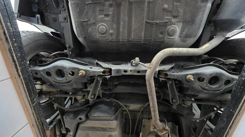 TOYOTA RAV4 -
