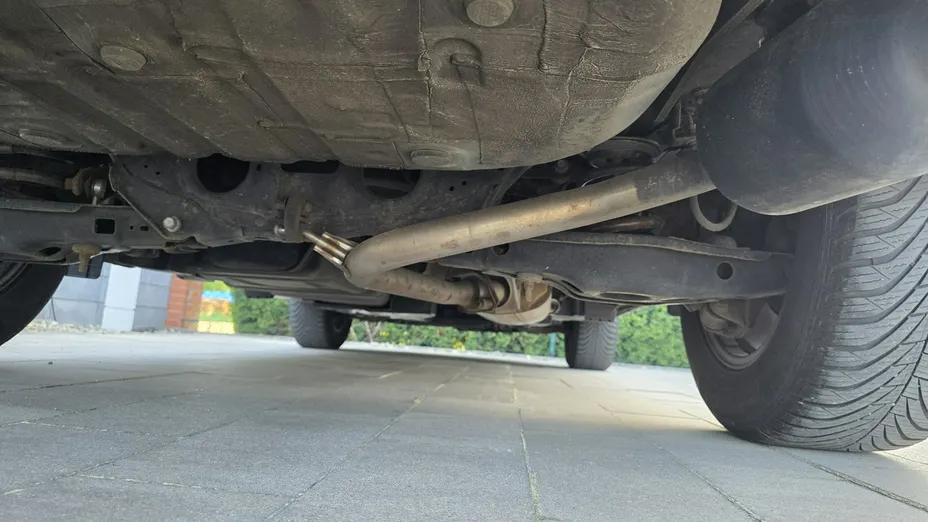 TOYOTA RAV4 -