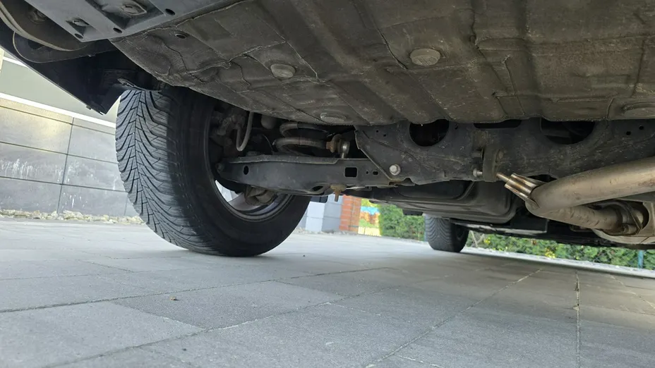TOYOTA RAV4 -