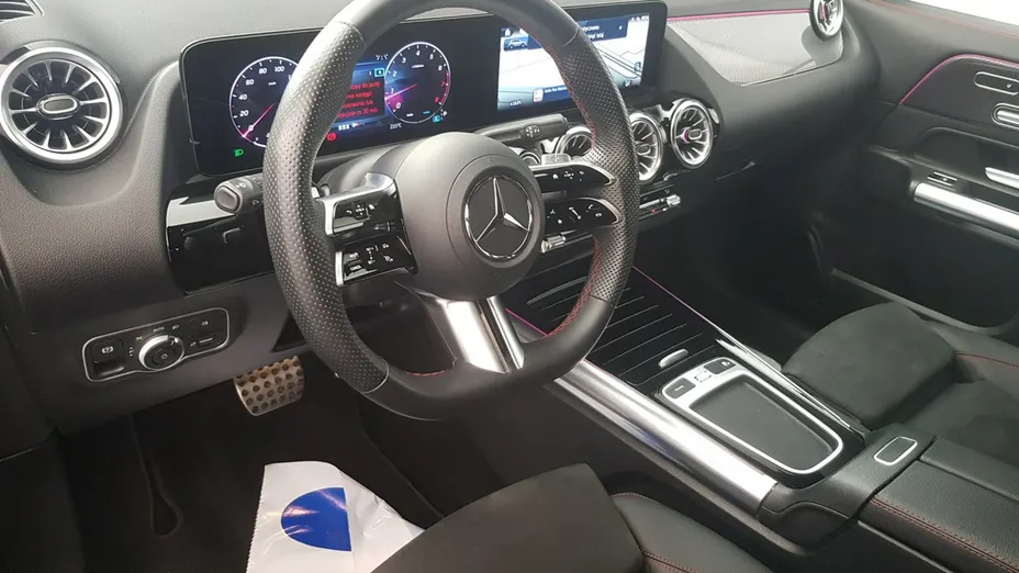 MERCEDES-BENZ GLA -