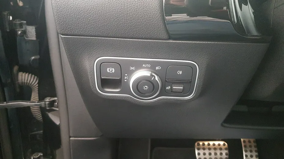 MERCEDES-BENZ GLA -