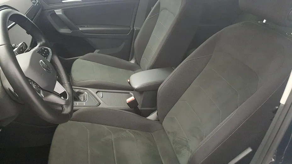 VOLKSWAGEN Tiguan -