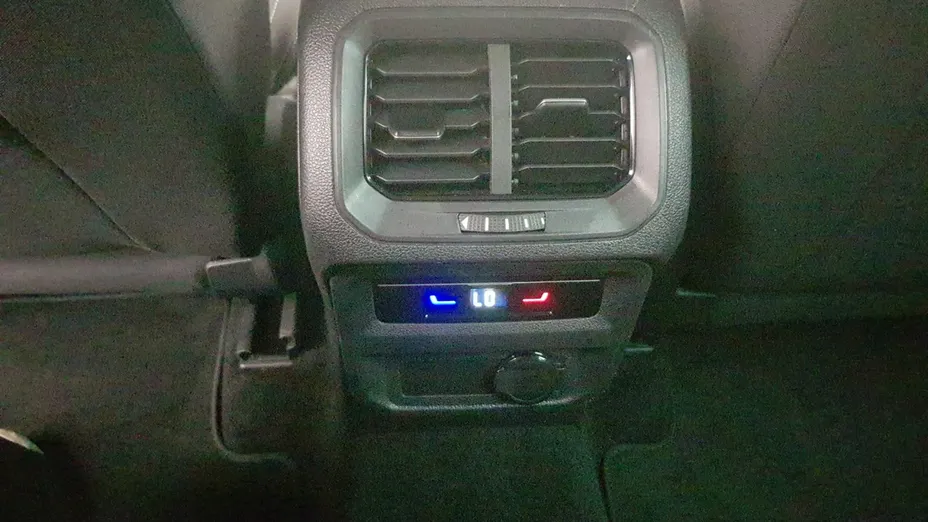 VOLKSWAGEN Tiguan -