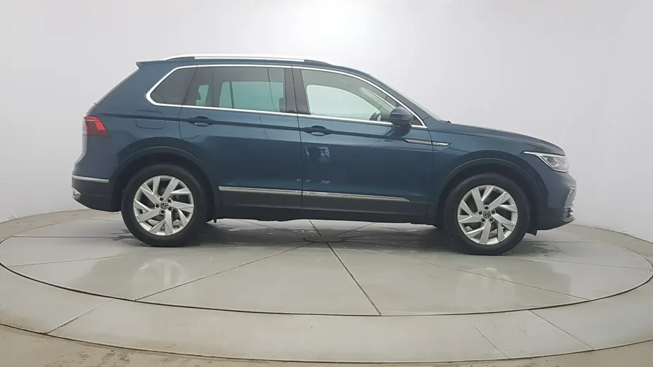 VOLKSWAGEN Tiguan -
