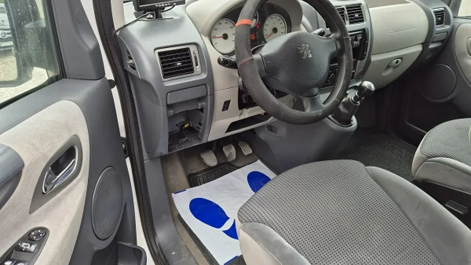 PEUGEOT Expert -