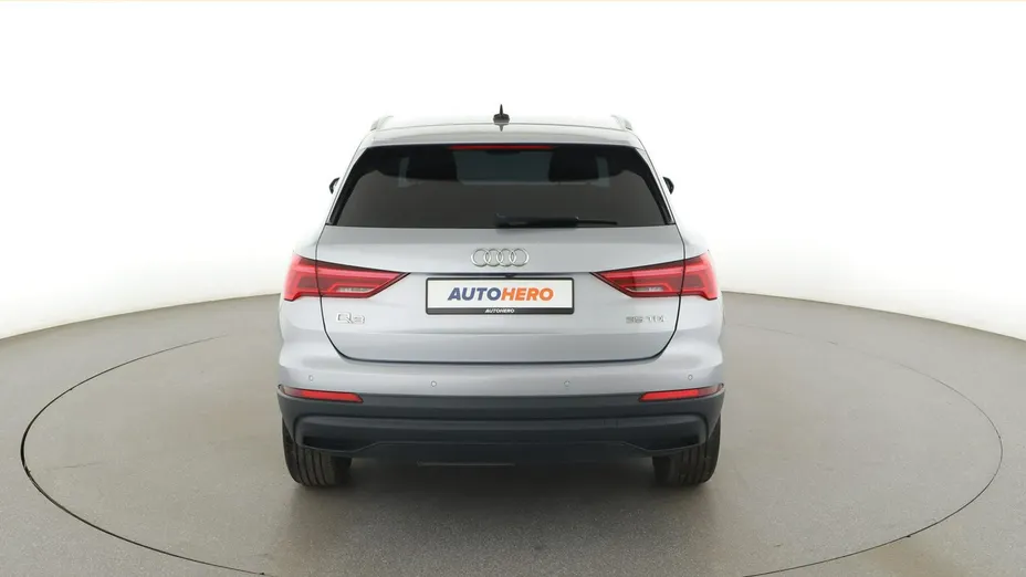 AUDI Q3 -