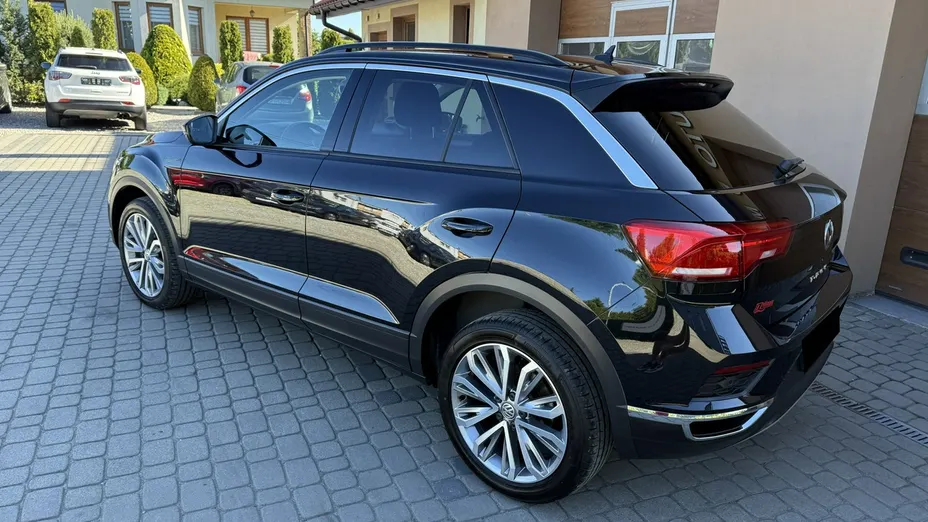 VOLKSWAGEN T-ROC -