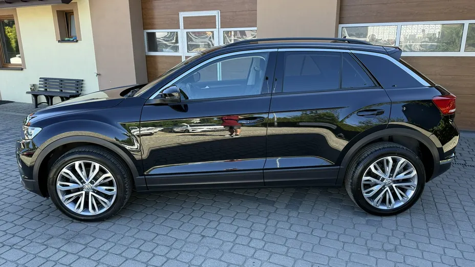 VOLKSWAGEN T-ROC -