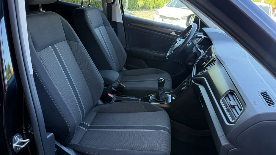 VOLKSWAGEN T-ROC -