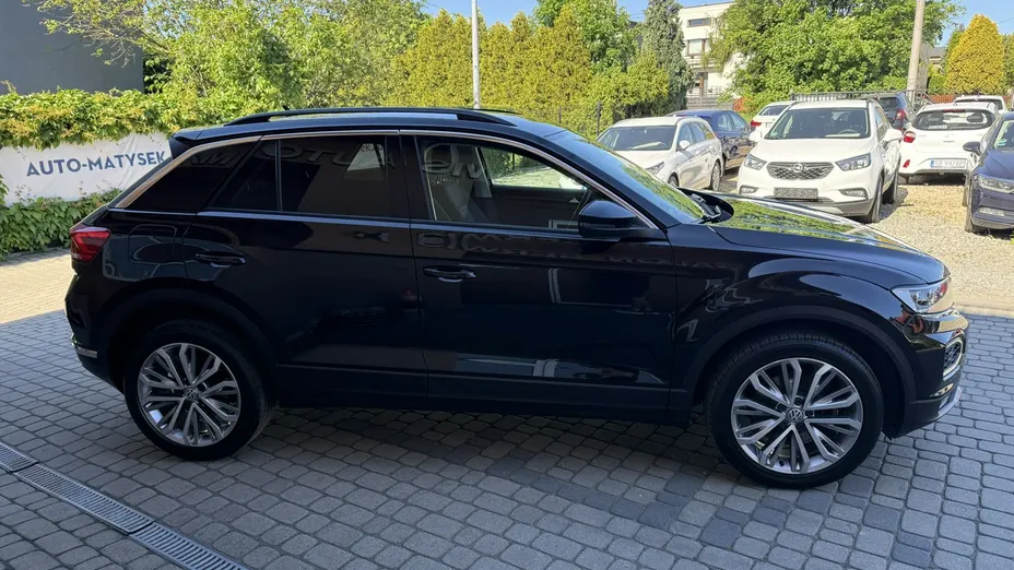 VOLKSWAGEN T-ROC -