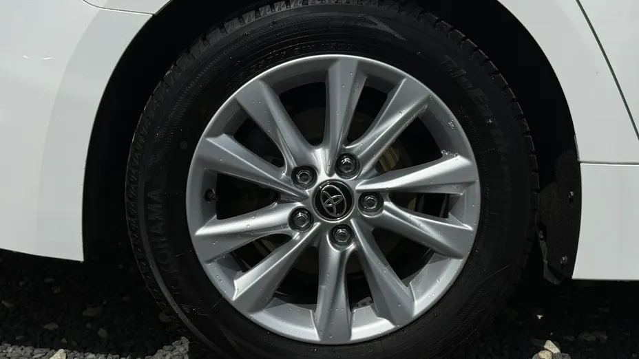 TOYOTA Corolla -