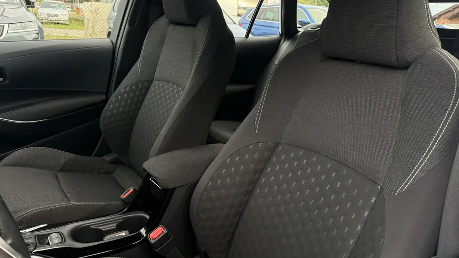 TOYOTA Corolla -