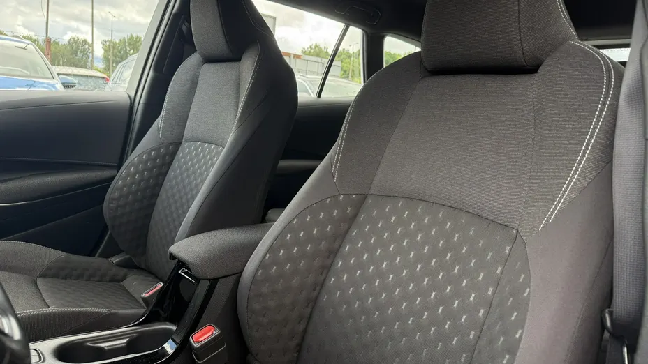 TOYOTA Corolla -