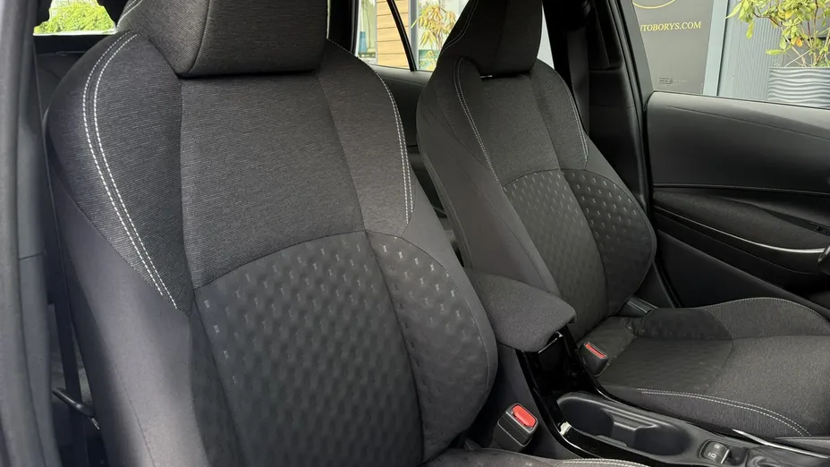 TOYOTA Corolla -