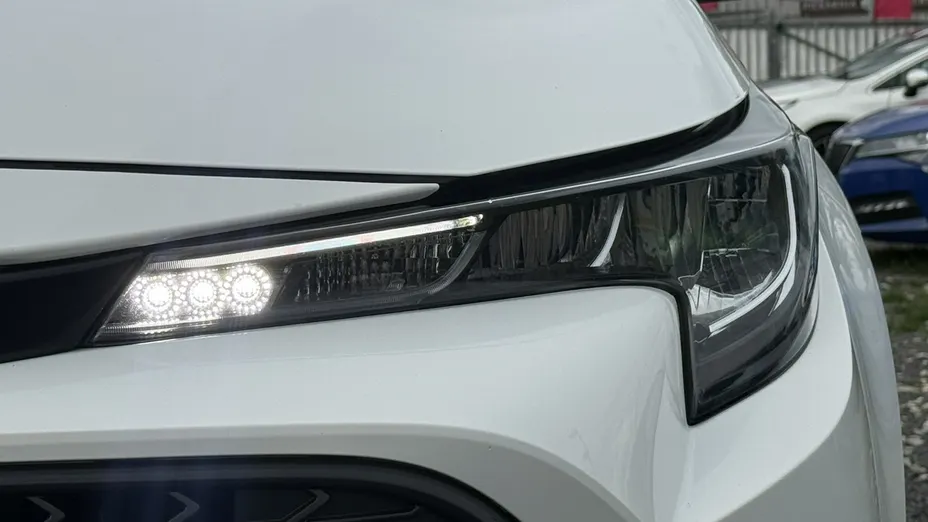 TOYOTA Corolla -
