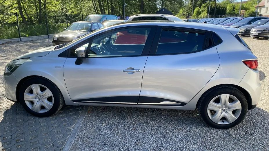 RENAULT Clio -
