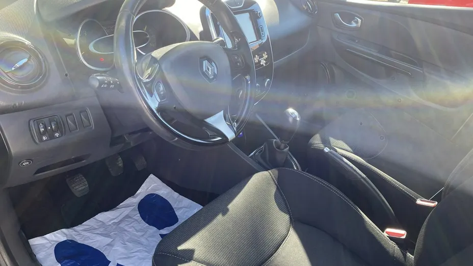 RENAULT Clio -