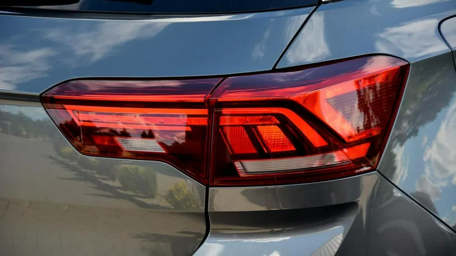 VOLKSWAGEN T-ROC -