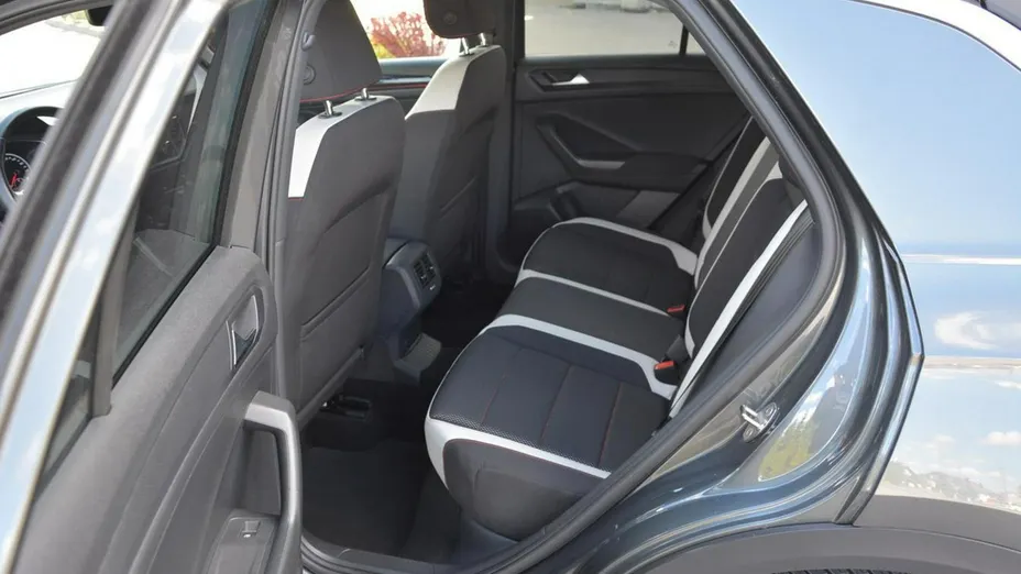 VOLKSWAGEN T-ROC -