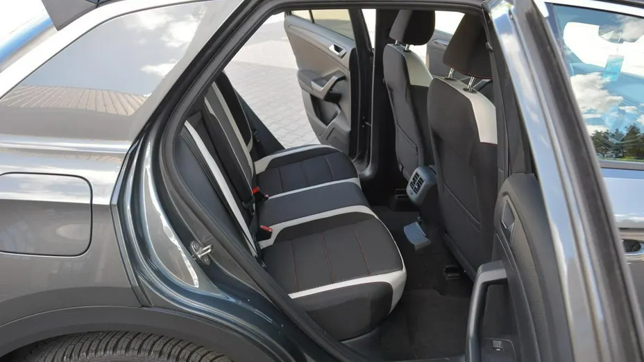VOLKSWAGEN T-ROC -