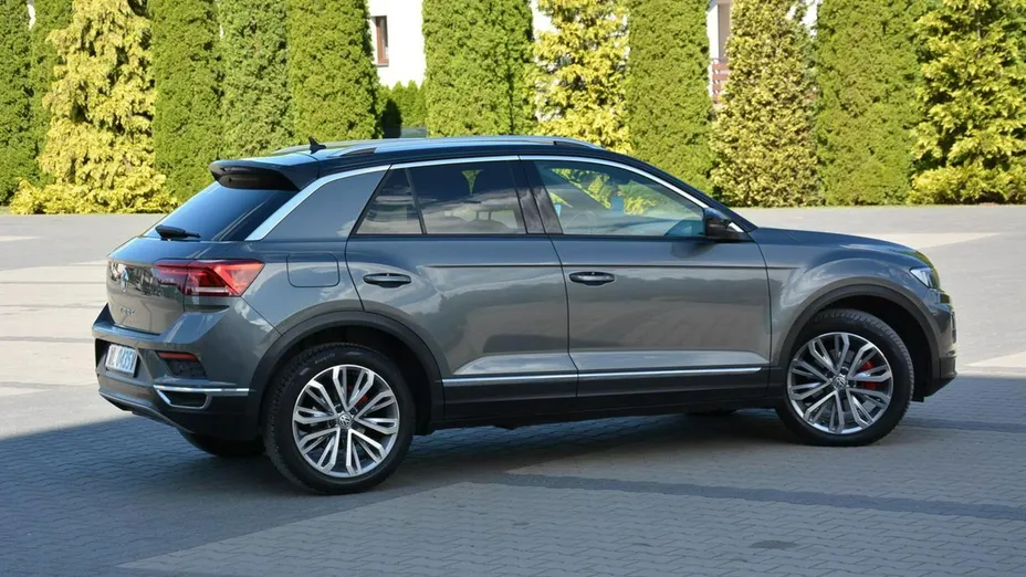 VOLKSWAGEN T-ROC -