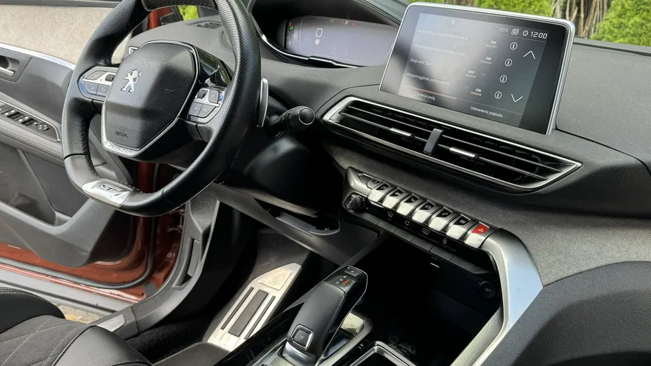 PEUGEOT 3008 -