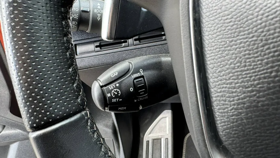 PEUGEOT 3008 -