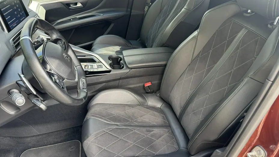 PEUGEOT 3008 -