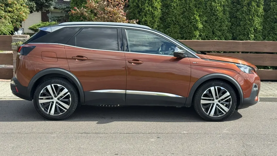 PEUGEOT 3008 -
