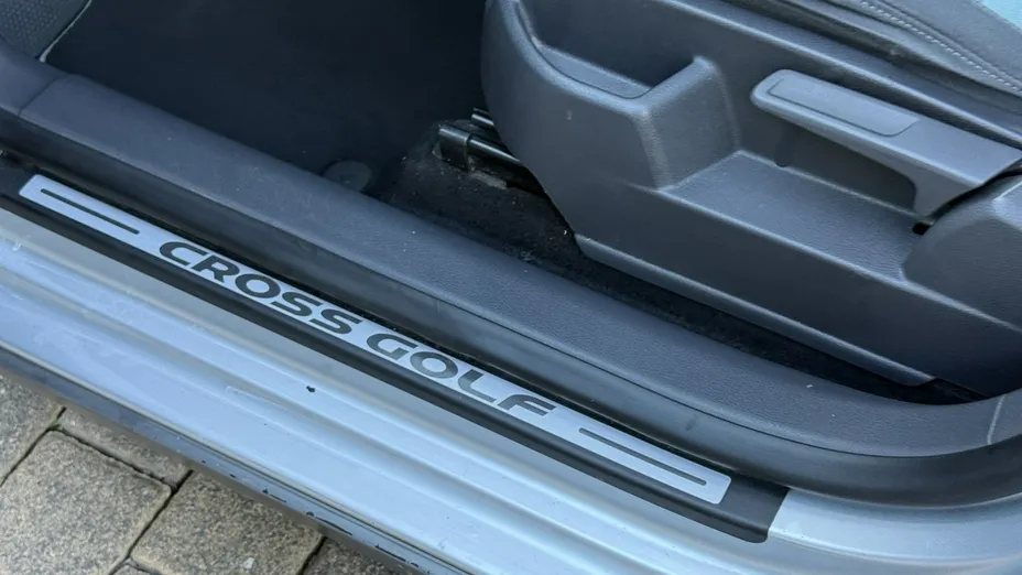 VOLKSWAGEN Golf Plus -
