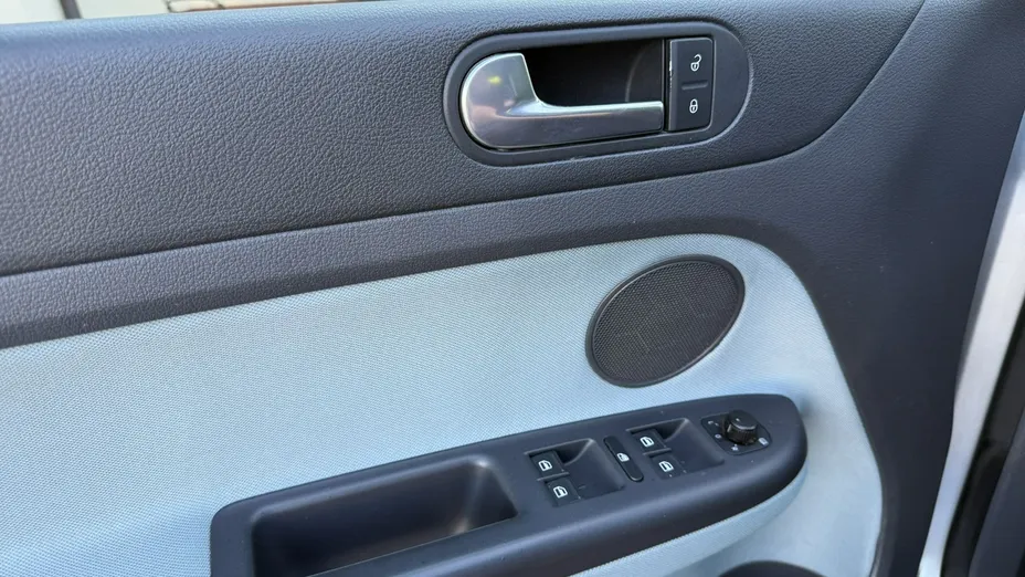 VOLKSWAGEN Golf Plus -
