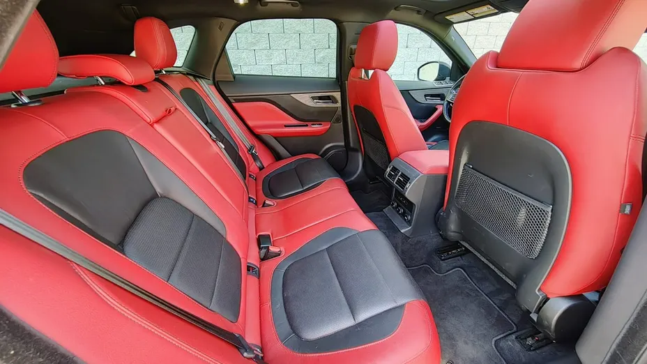 JAGUAR F-Pace -