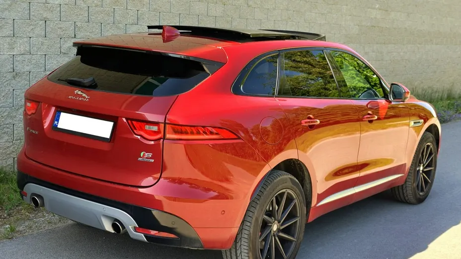 JAGUAR F-Pace -