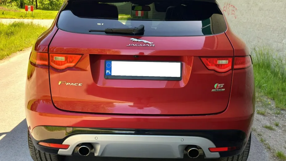 JAGUAR F-Pace -