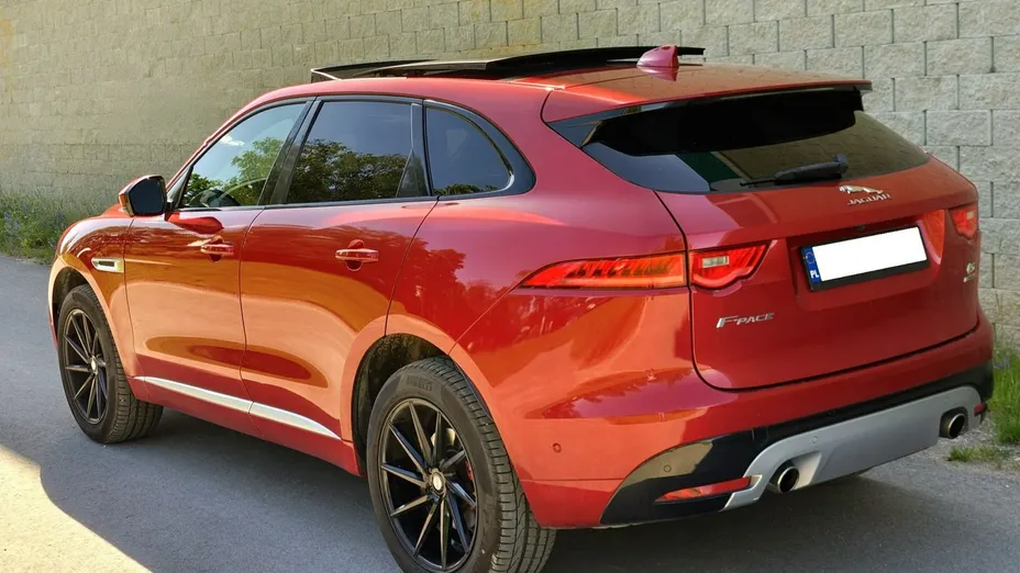 JAGUAR F-Pace -
