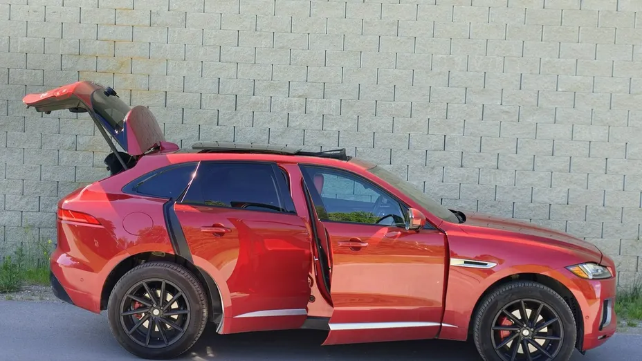 JAGUAR F-Pace -