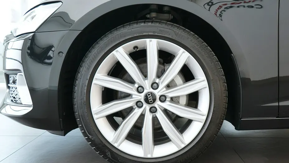 AUDI A6 -