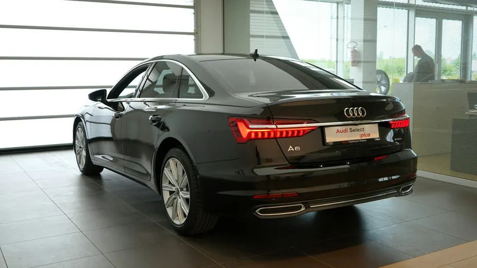 AUDI A6 -