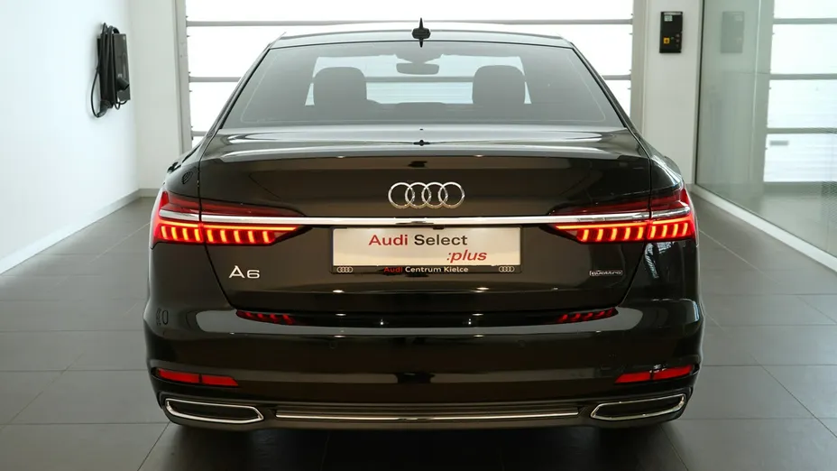 AUDI A6 -