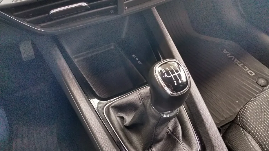 SKODA Octavia -