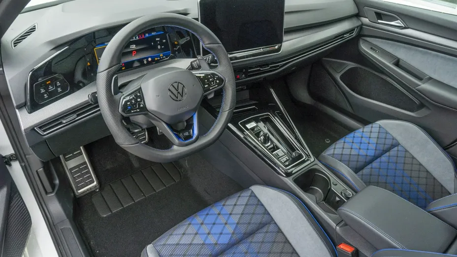 VOLKSWAGEN Golf -