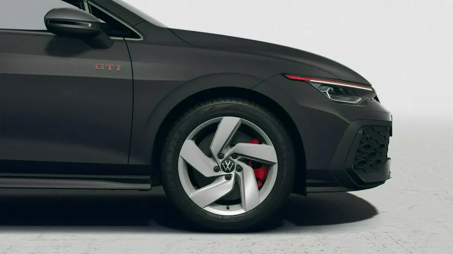 VOLKSWAGEN Golf -
