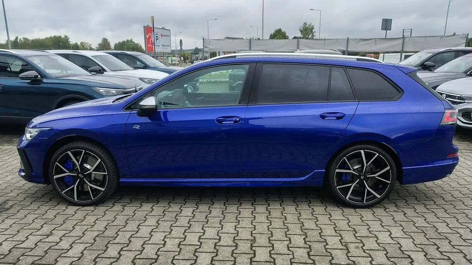 VOLKSWAGEN Golf -