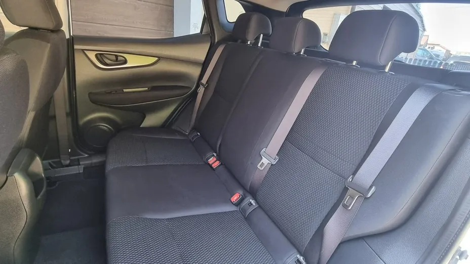 NISSAN Qashqai -