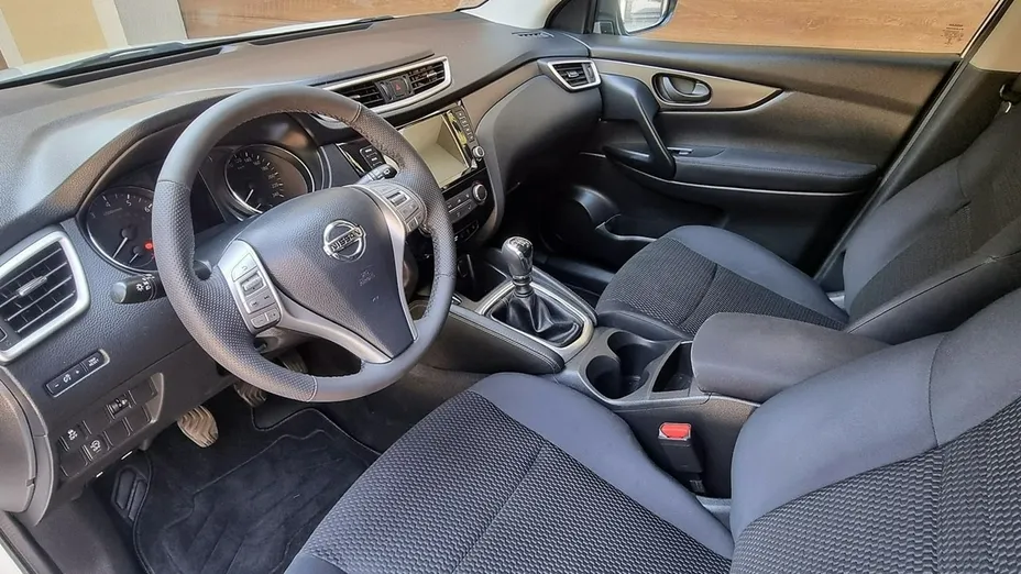 NISSAN Qashqai -