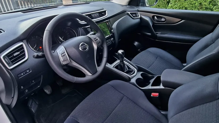 NISSAN Qashqai -