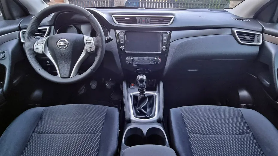 NISSAN Qashqai -