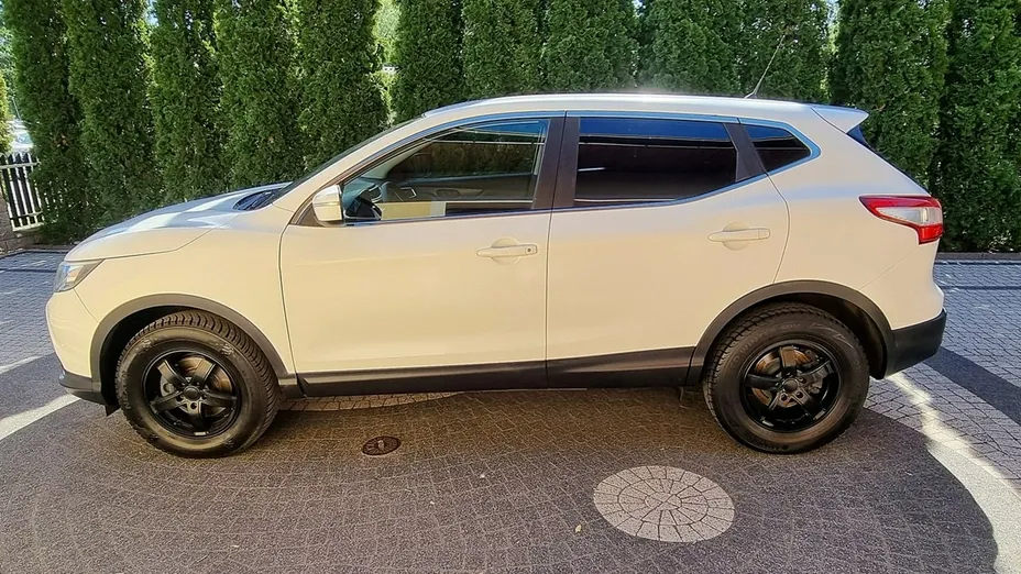 NISSAN Qashqai -