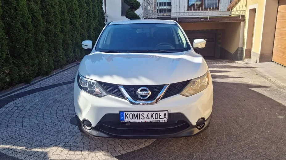NISSAN Qashqai -