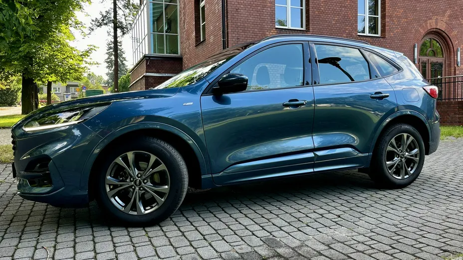 FORD Kuga -